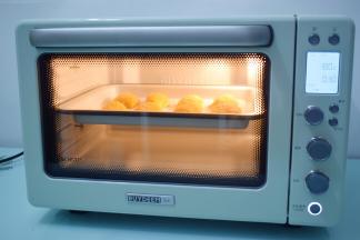 放入北鼎烤箱，选择空气炸功能，180度中层烤30分钟