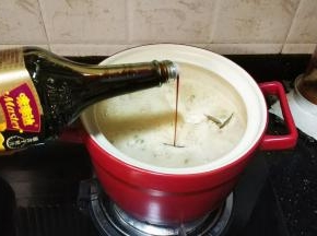 下盐、生抽，沙糖调味