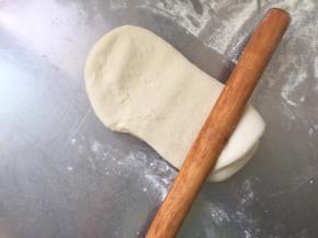 排气，可以手揉可以永擀面杖擀