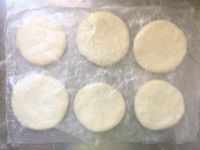 都包好了，盖保鲜膜放止水份流失，醒发二十分钟