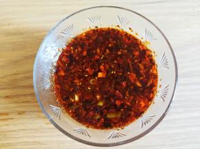 再到入适量醋调匀。