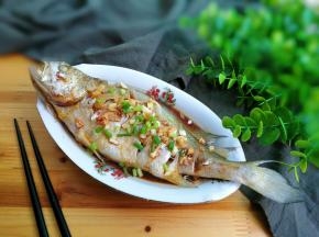 两种蒜香味黄鱼又鲜又香