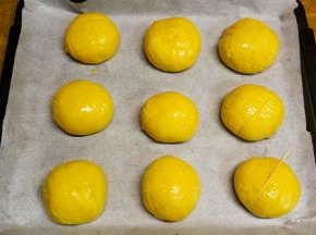 这盘是用牙签划上纹路的