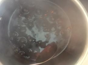 中间要不停地搅拌，防止粘锅
