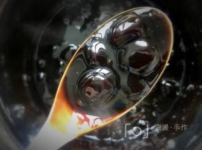 看，QQ的珍珠，可以来一杯珍珠奶茶啦