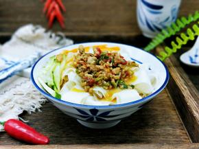 面劲道十足，肉酱，香辣可口！