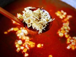 再加入黄豆芽