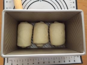 放入模具中