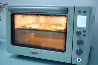 放入预热好的烤箱，上下火220度，中层30分钟