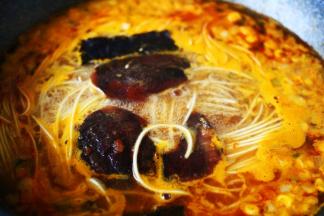 大火继续炖煮2分钟左右后