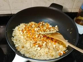 最后倒入材料