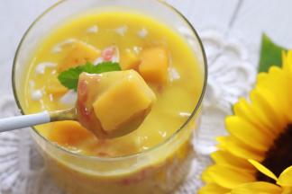 美味的杨枝甘露就完成了。