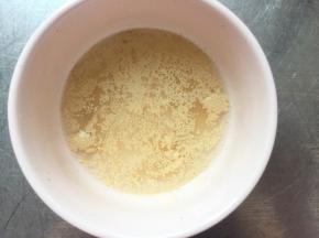 酵母用温水化开