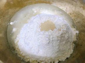 先把酵头材料称量准备好