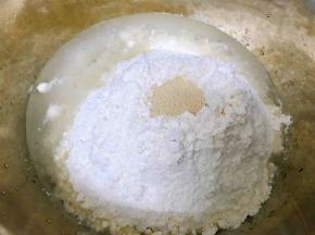 先把酵头材料称量准备好