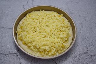 最后撒上马苏里拉奶酪