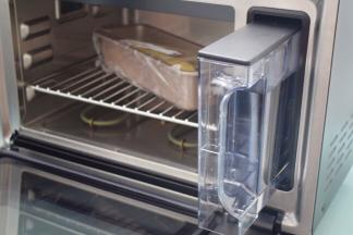 放入长帝蒸汽烤箱，水箱装上水