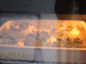 放入烤箱，210度18分钟