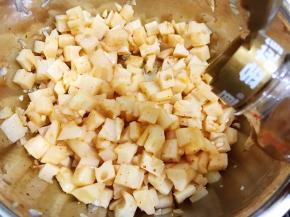 淋上芝麻油和花椒油提香