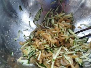 喜欢辣的可以加少许辣椒油。