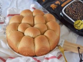 入烤箱180度烤30分钟，出炉凉透即可食用