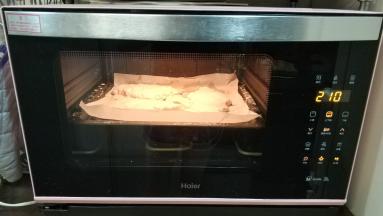 入烤箱210度25分钟