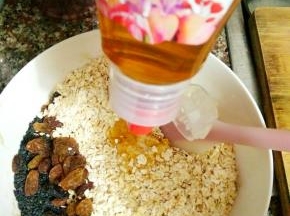 加入蜂蜜，能抱成团就可以