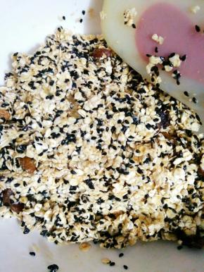 把所有的材料混合均匀，能成团就可以