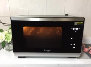 将发酵好的杂粮豆沙包放入蒸烤箱中层，110度，约15分钟蒸制，结束后焖3分钟后再取出即可（时间与温度只供参考）
