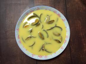    放入烫开的花蛤
