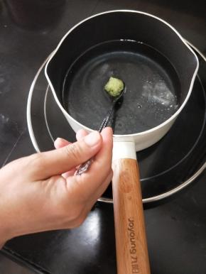 放入锅里，煮熟即可。