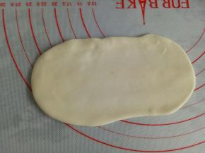 擀成长方形状，不要太薄