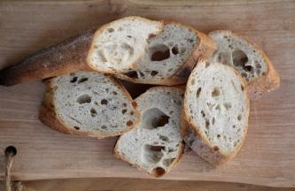 切几片传统法棍