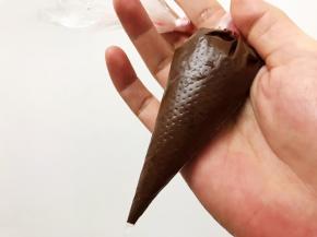 融化后擦干裱花袋外面的水