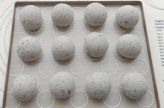 烤箱180度预热好之后放入中层180度烤20分钟，转170度烤10分钟。