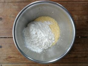 加入低筋面粉