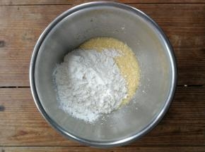 加入低筋面粉