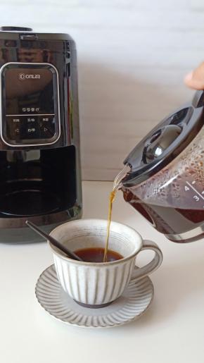 4分钟后一壶咖啡就煮好了。