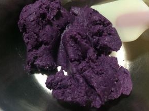 混合均匀，无干粉状即可。