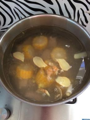 继续炖煮半小时。