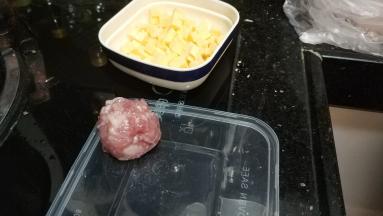 收口包紧，搓圆