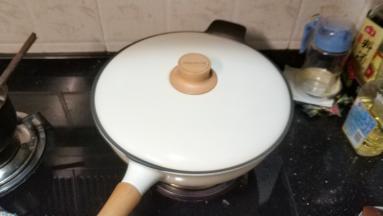 盖上盖子焖一会