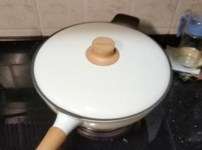 盖上盖子焖一会
