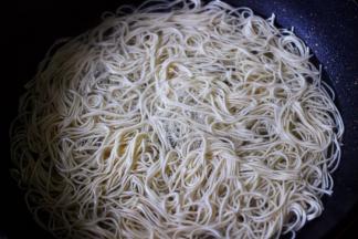 大火煮沸后，小火煮2分钟左右后