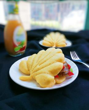 淋上意式沙拉酱的酱肉糯糯的，一点不油腻