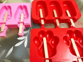 雪糕模具里插入雪糕棒