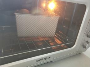 烤箱下层180度。40分钟，中途加盖锡纸，防止上色过度。