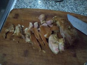 酱猪肘直接切大块。