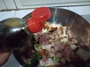 加入几滴香油。