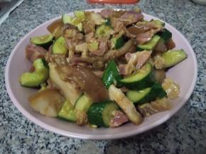 装盘就可以上桌喽。